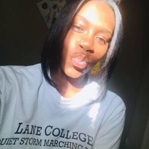 Meet your Posher, Alexis